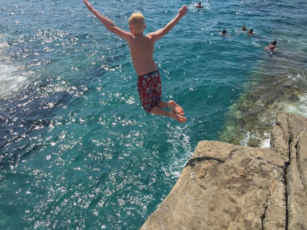 BLOGPOST_CliffJumping.jpg